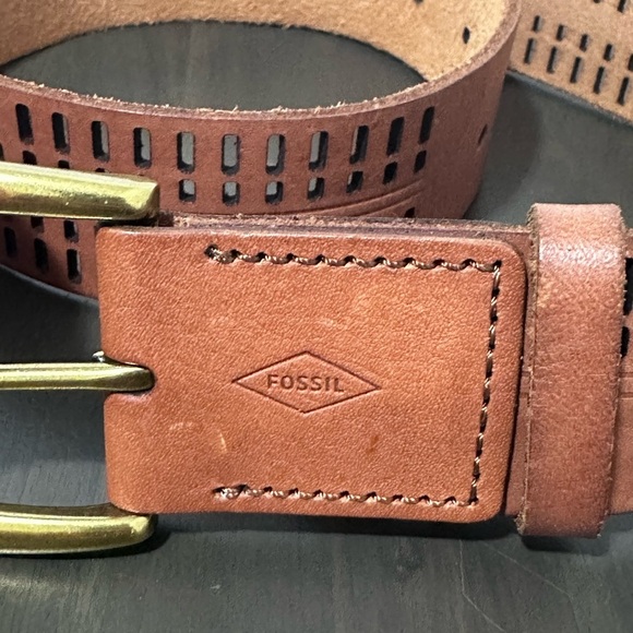 Fossil Claire Embossed Perforated Belt Brown Leather - Picture 7 of 9